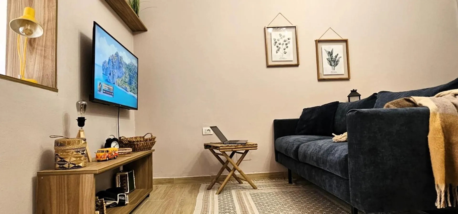 Nuci'S Place Tiran 0*,